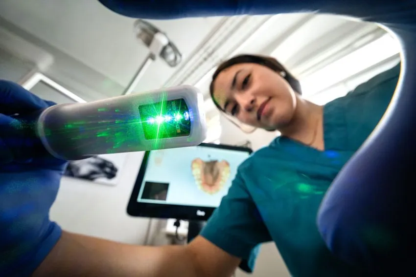 Digitale Kieferorthopädie Dresden – Modernste Diagnostik am Schillerplatz